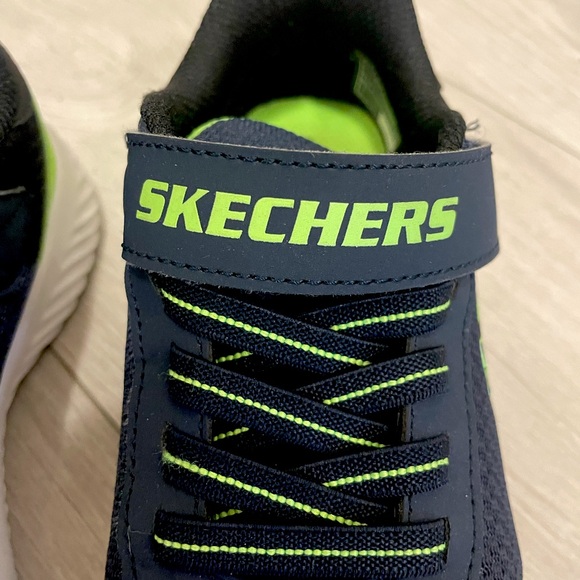 Sketchers size 1 for kid. Navy blue & lime green! - Picture 4 of 5